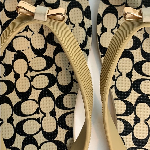 COACH Amel Rubber Signature C Bow Flip Flops Milk - Picture 7 of 10
